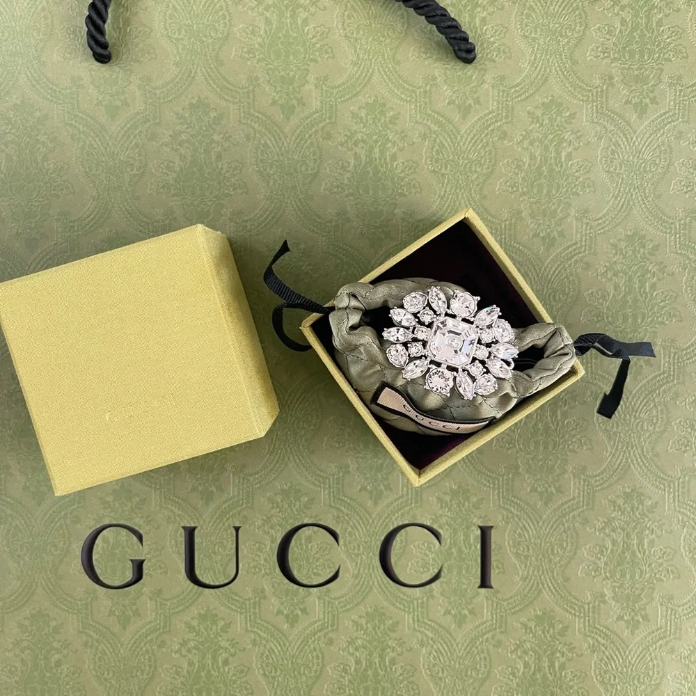 New GUCCI CRYSTAL INTERLOCKING G HAIR CLIP💚🌟